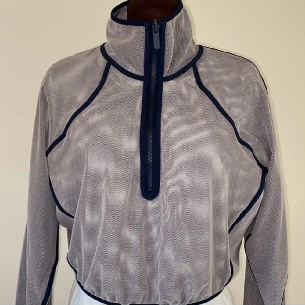 lululemon Reversable Mesh 1/2 Zip Dark Chrome and True Navy Cropped Jacket